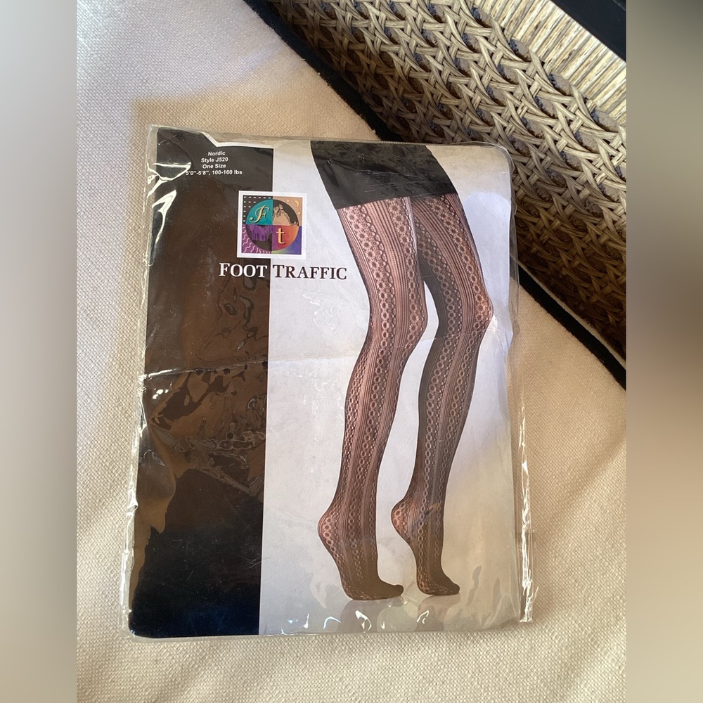 NWT foot Traffic White Lace Tights one size